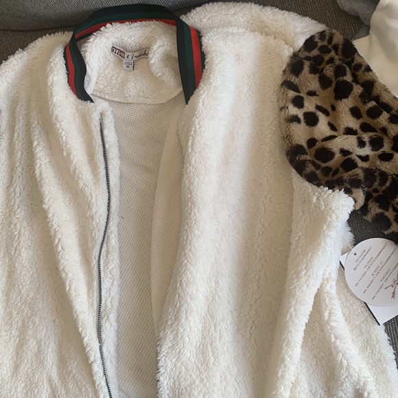 Never worn jacket - Picture 2 of 2